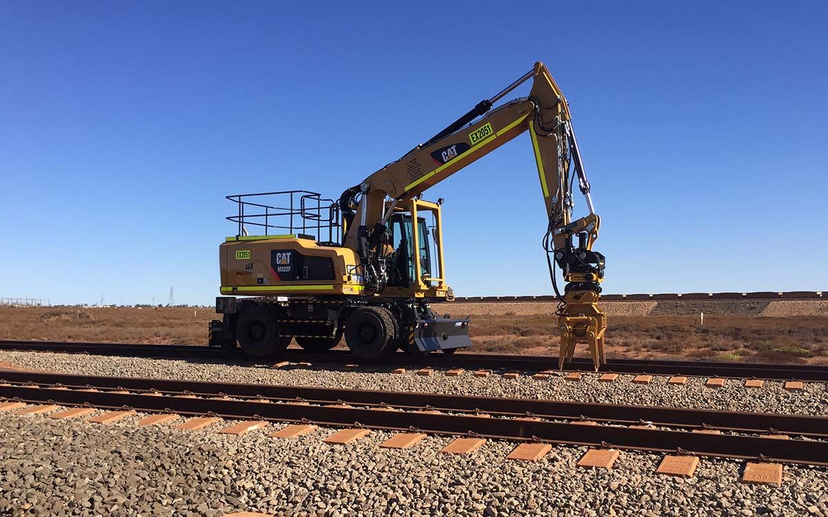 WHEELED EXCAVATOR