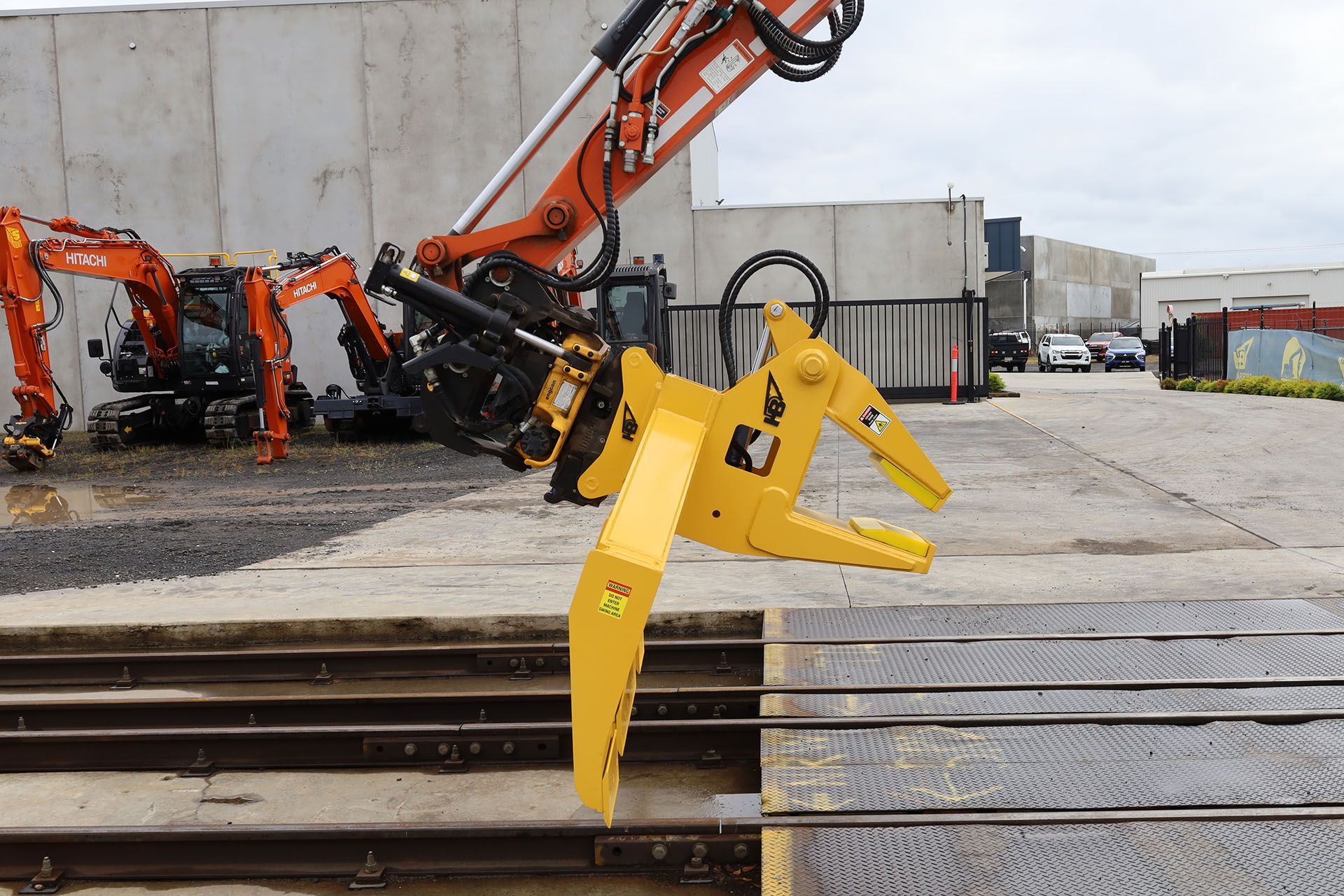 Harrybilt Engineering Narrow Gauge Platypus Concrete Sleeper Handler