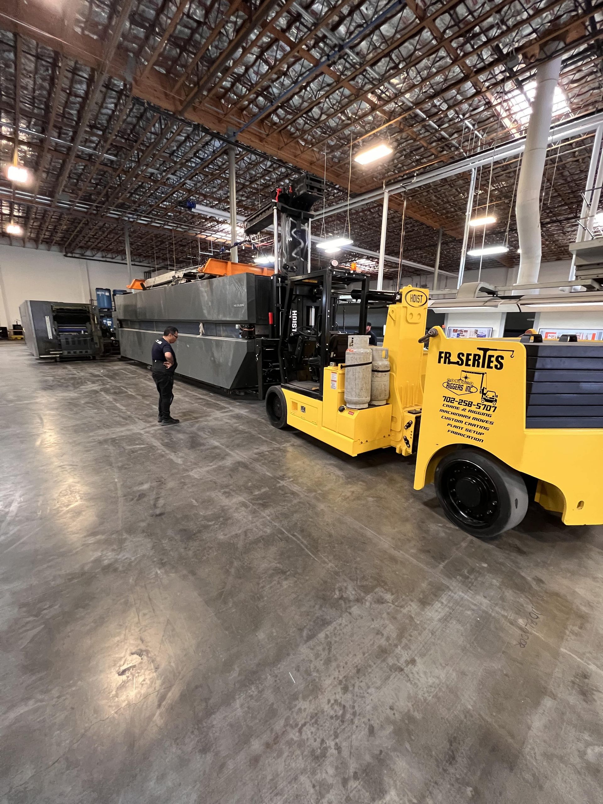 Heavy Equipment Moving | Tri-State Area | 702-597-5333