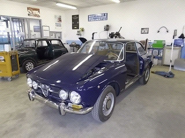 Restauro della carrozzeria di un'auto d'epoca