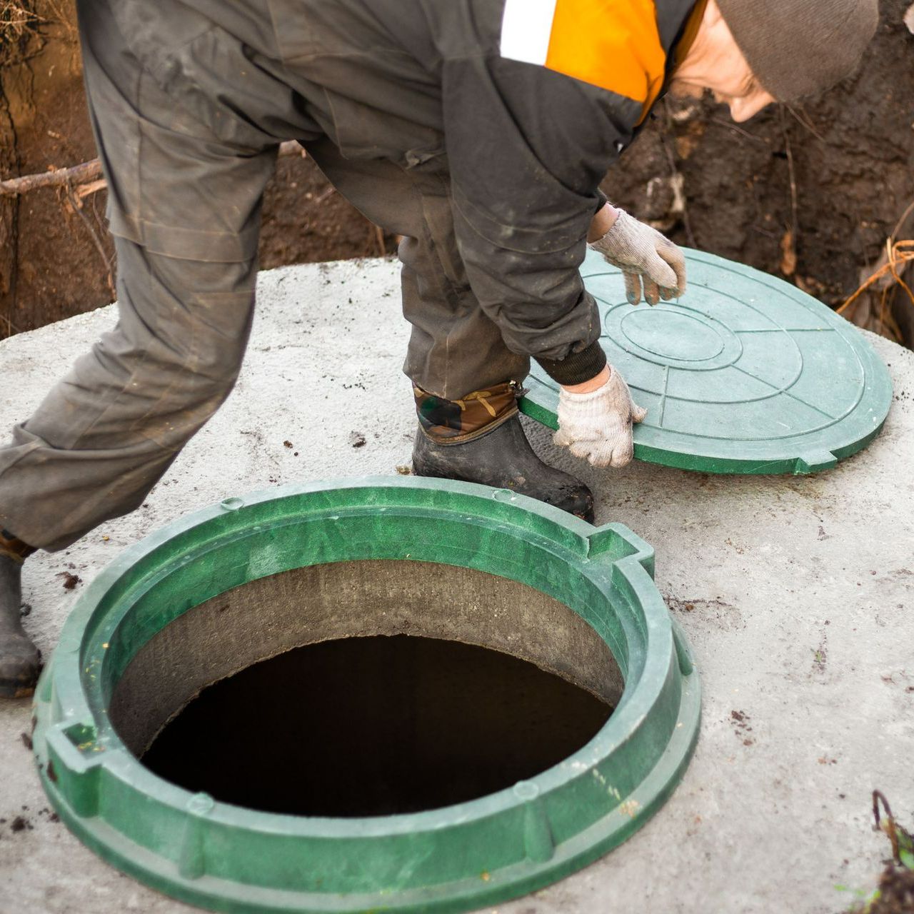 Man Open Septic - Sumter, SC - T & N Septic Tank Co. Man Open Septic - Sumter, SC - T & N Septic Tank Co.