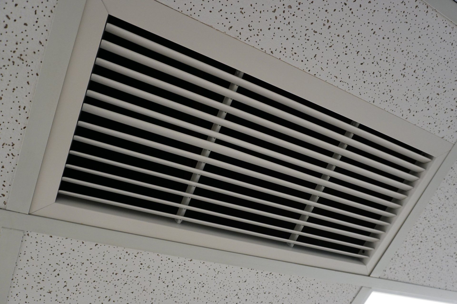Carbon Monoxide Alarm In A Room Heated By The Gas - Melbourne - Airfixing Heating & Cooling