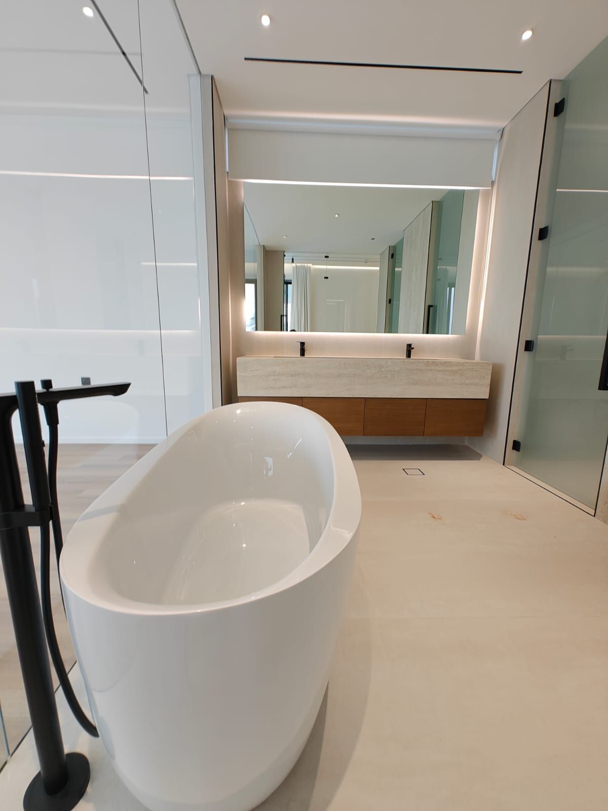custom-toilet-vanity-detail-joinery-dubai