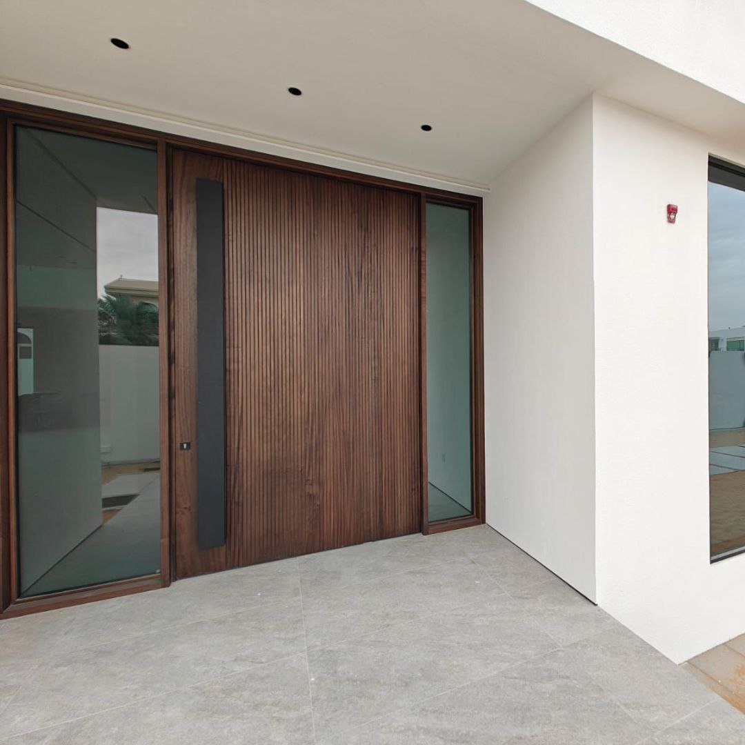 Bespoke entrance joinery in luxury Dubai villa renovation
