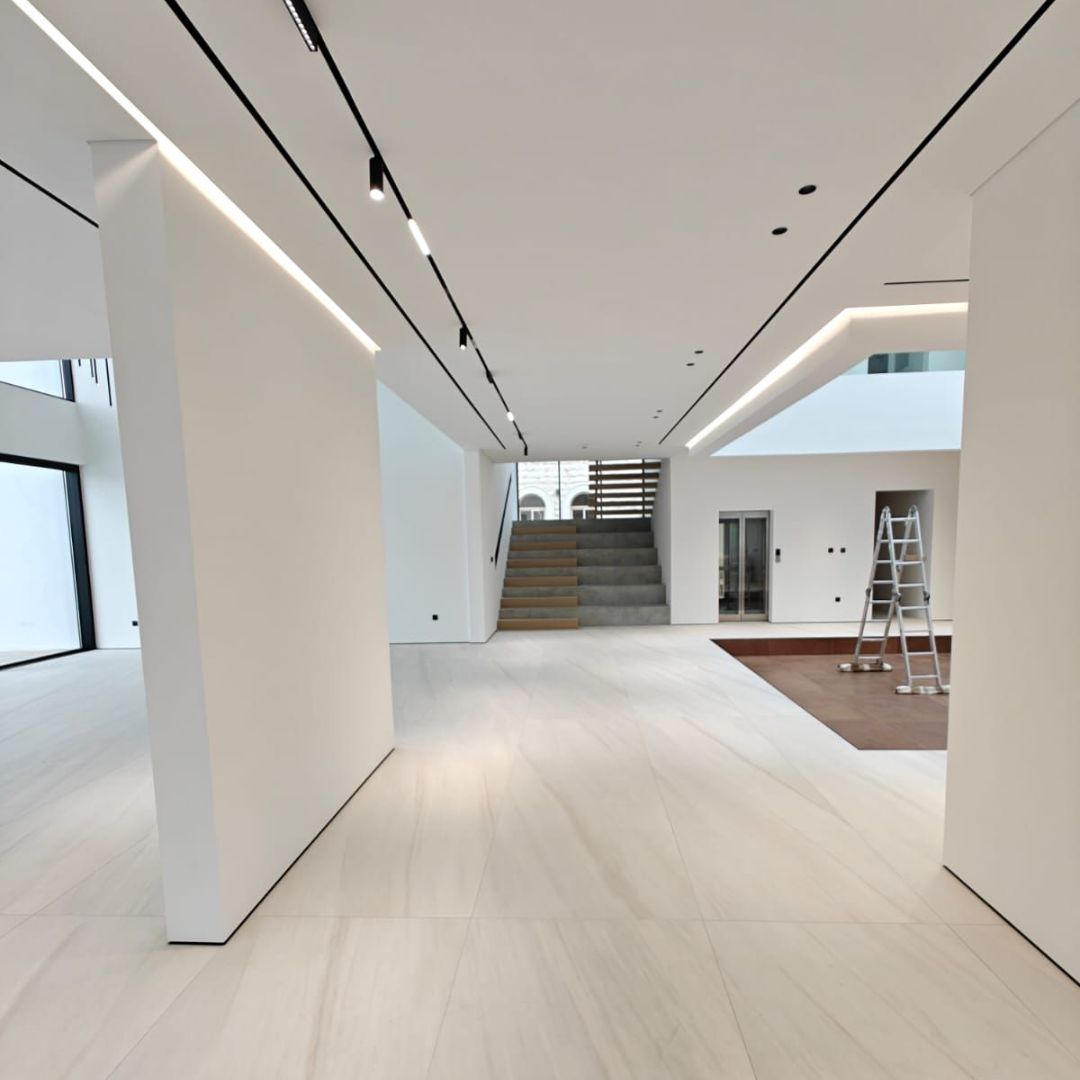 Luxury villa entrance interior design in Dubai featuring modern architecture, clean lines and premium finishes by Concept Art Decor