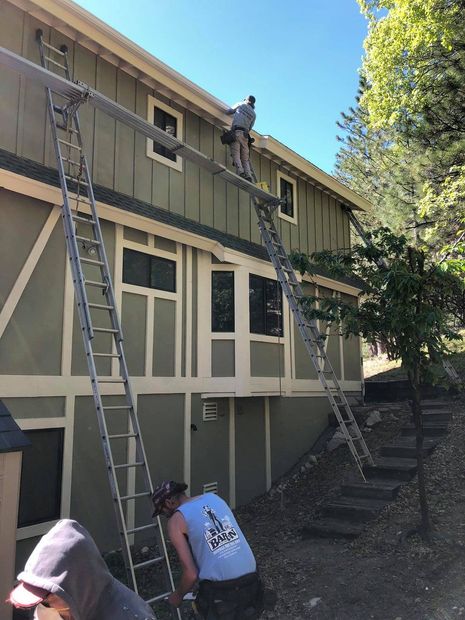  installation of seamless aluminum raingutters.