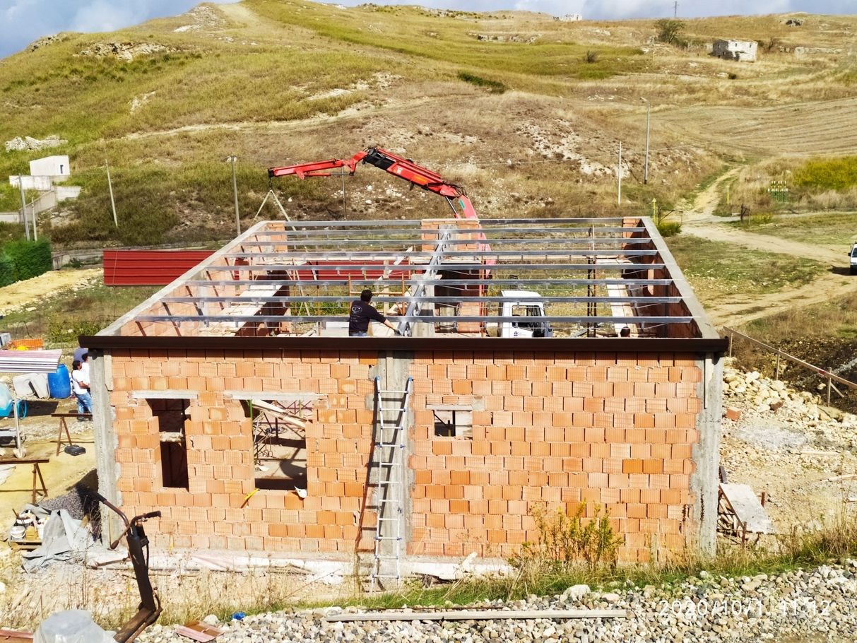 costruzione muro perimetrale capannone