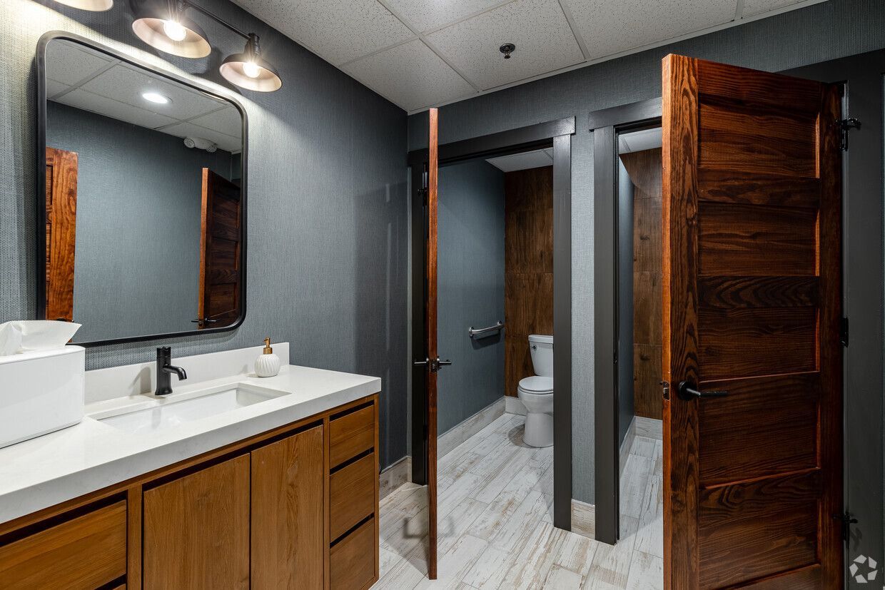 Commercial Single Office Rentals - Alpharetta, GA 30009