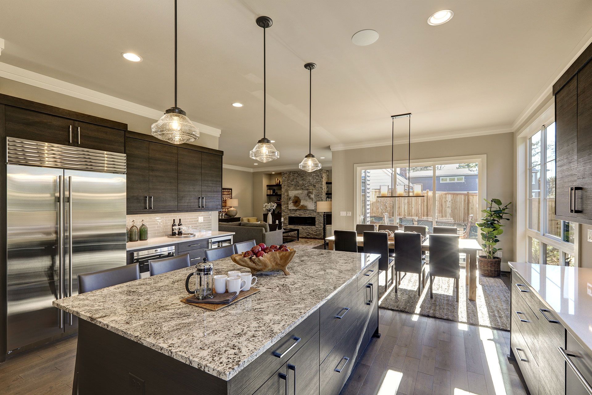 Best Granite Countertop Options for Florida Kitchens (Heat, Humidity & Lifestyle Considerations)