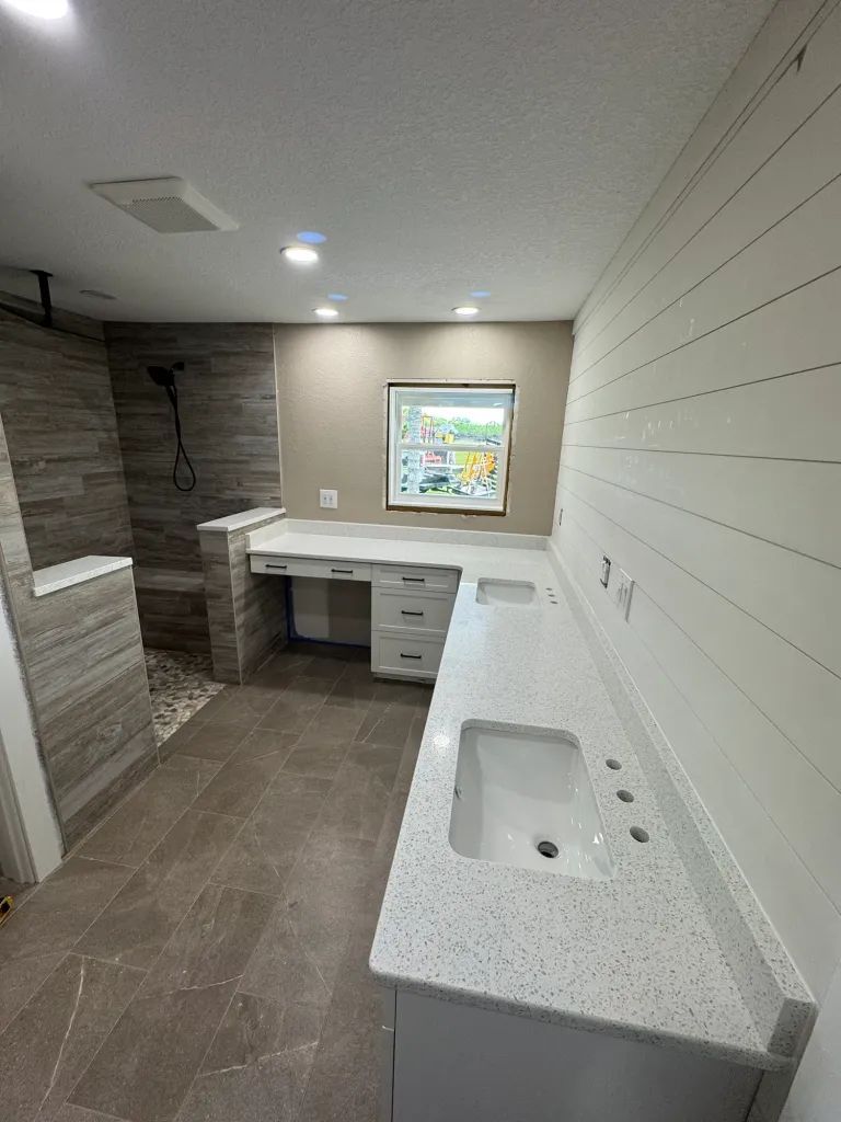 Bathroom quartz countertops