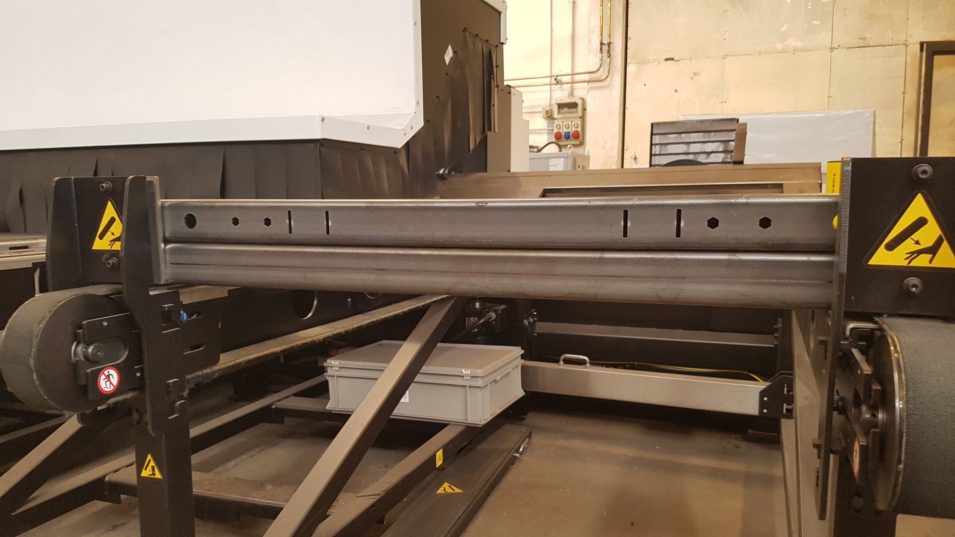 lavori con laser tubo