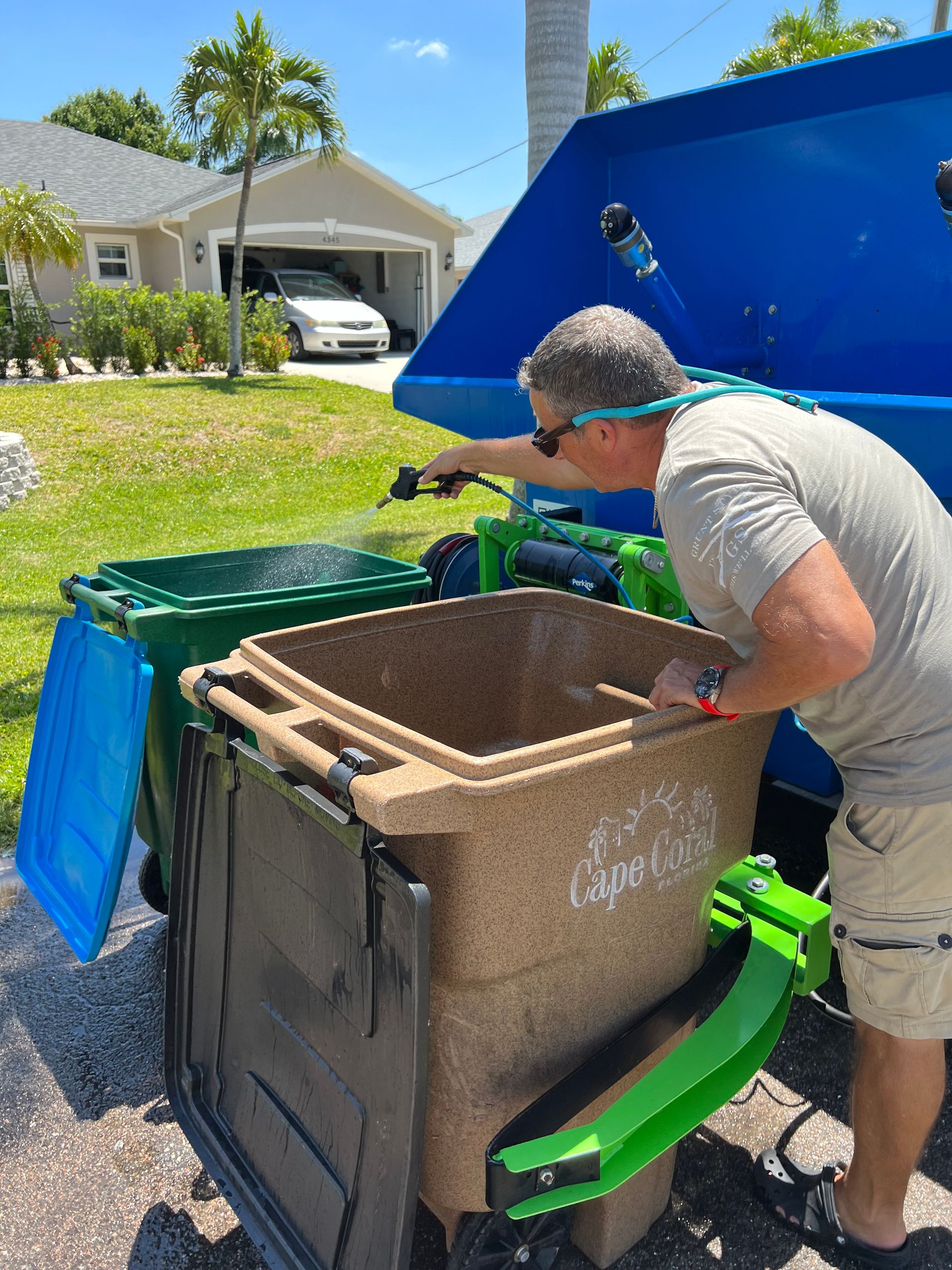 trash bin cleaning Cape Coral