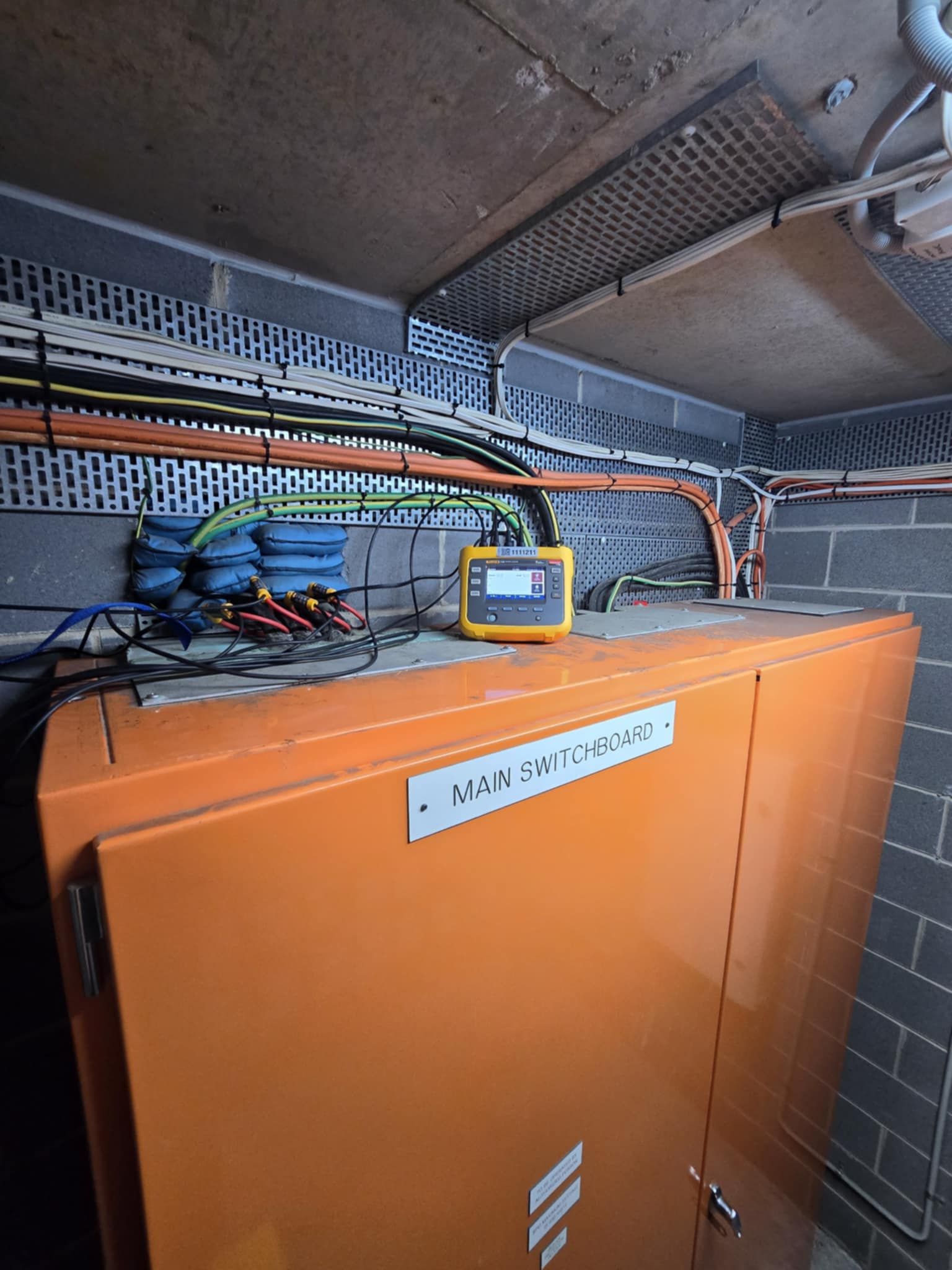 Ellcom Electrical Services | Professional Electricians