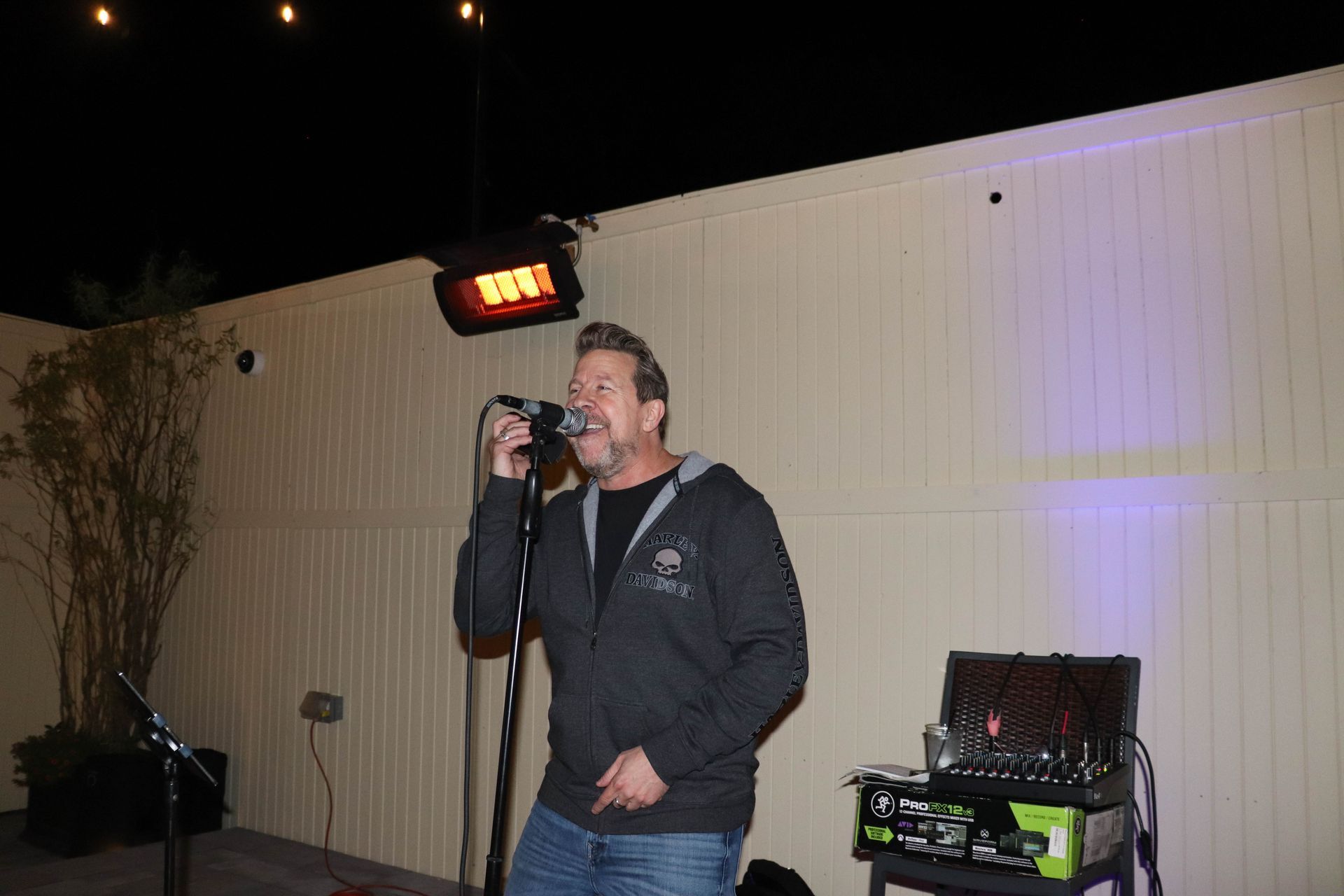 Local Singer at Telly's Restaurant & Pizzeria