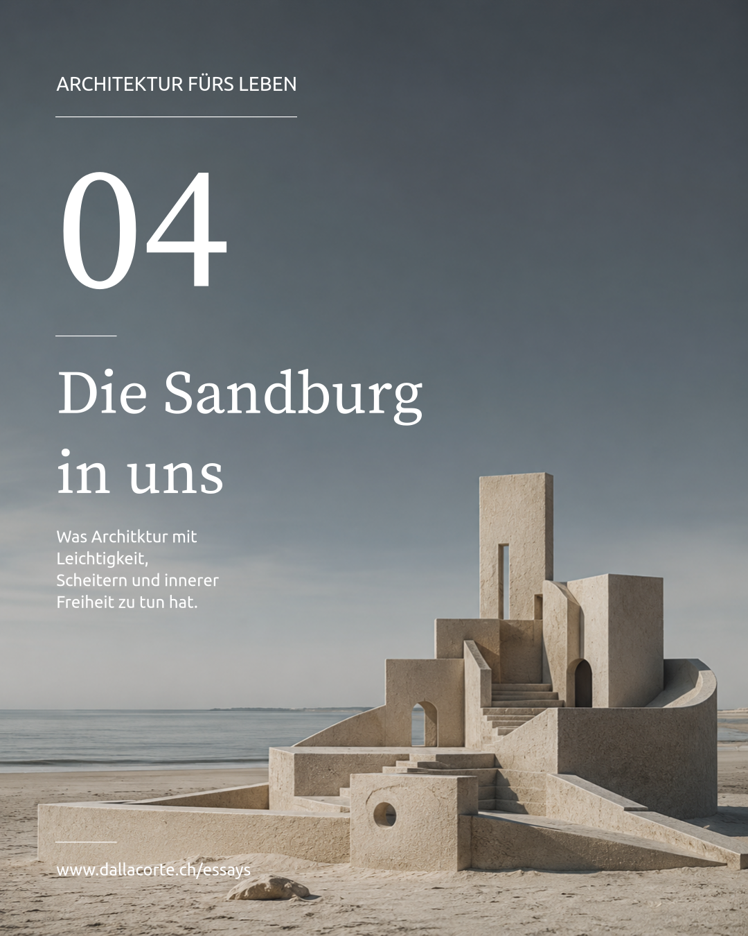 Magazincover mit einer Sandburg am Strand, betitelt in weißer Schrift „Die Sandburg in uns“.