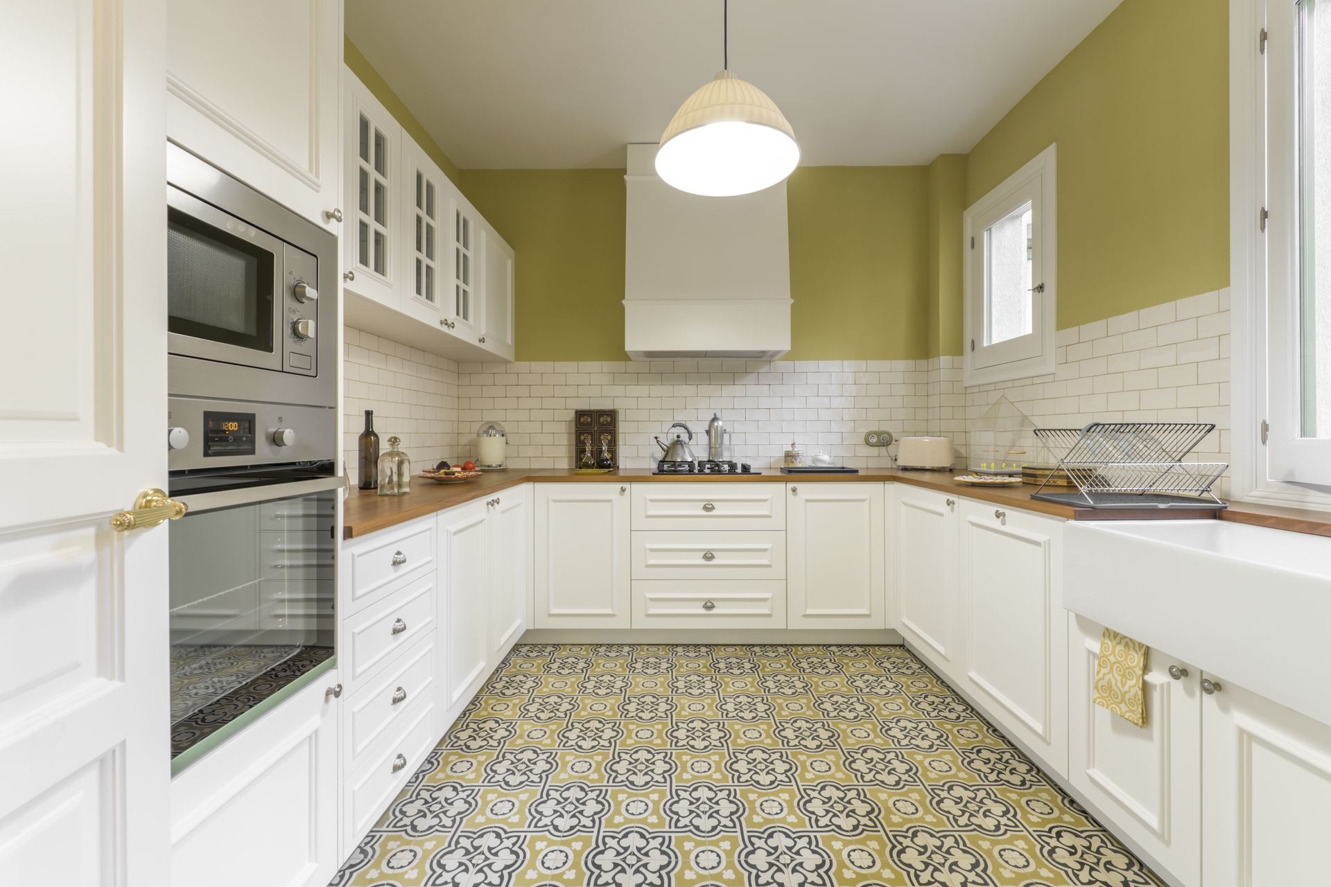 A modern U-shaped kitchen layout.