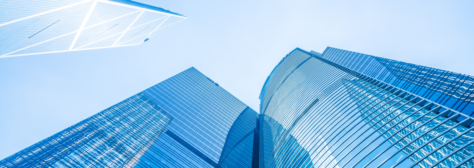 Picture of a glass skyscraper. 