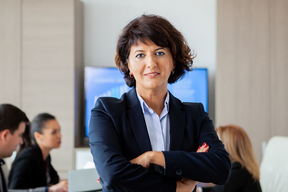 Busy C-suite officer needing an executive career partner to help her take her career progress