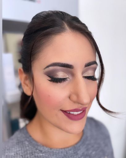 Trucco e ciglia finte