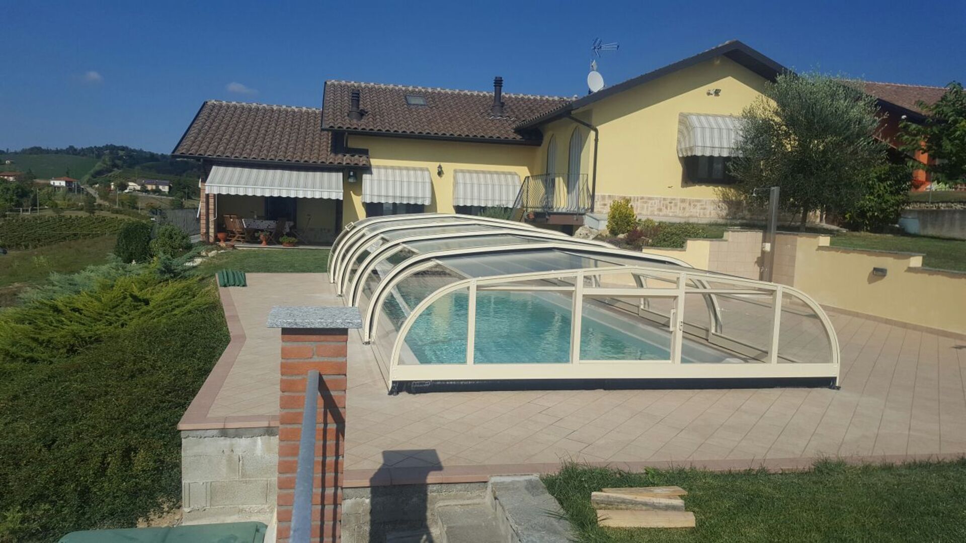 piscina resa sicura con una copertura per piscina