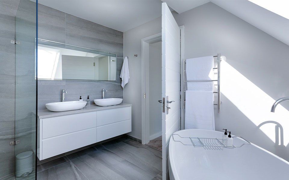 Beatiful bathroom renovation white traditional