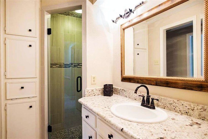 Ugly cream bathroom before renovation