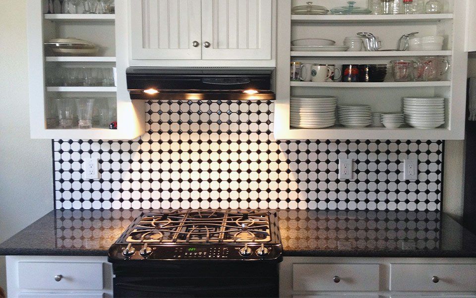Beatiful kitchen renovation black and white quirky