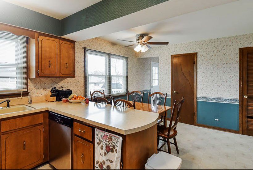 Ugly oak kitchen before renovation