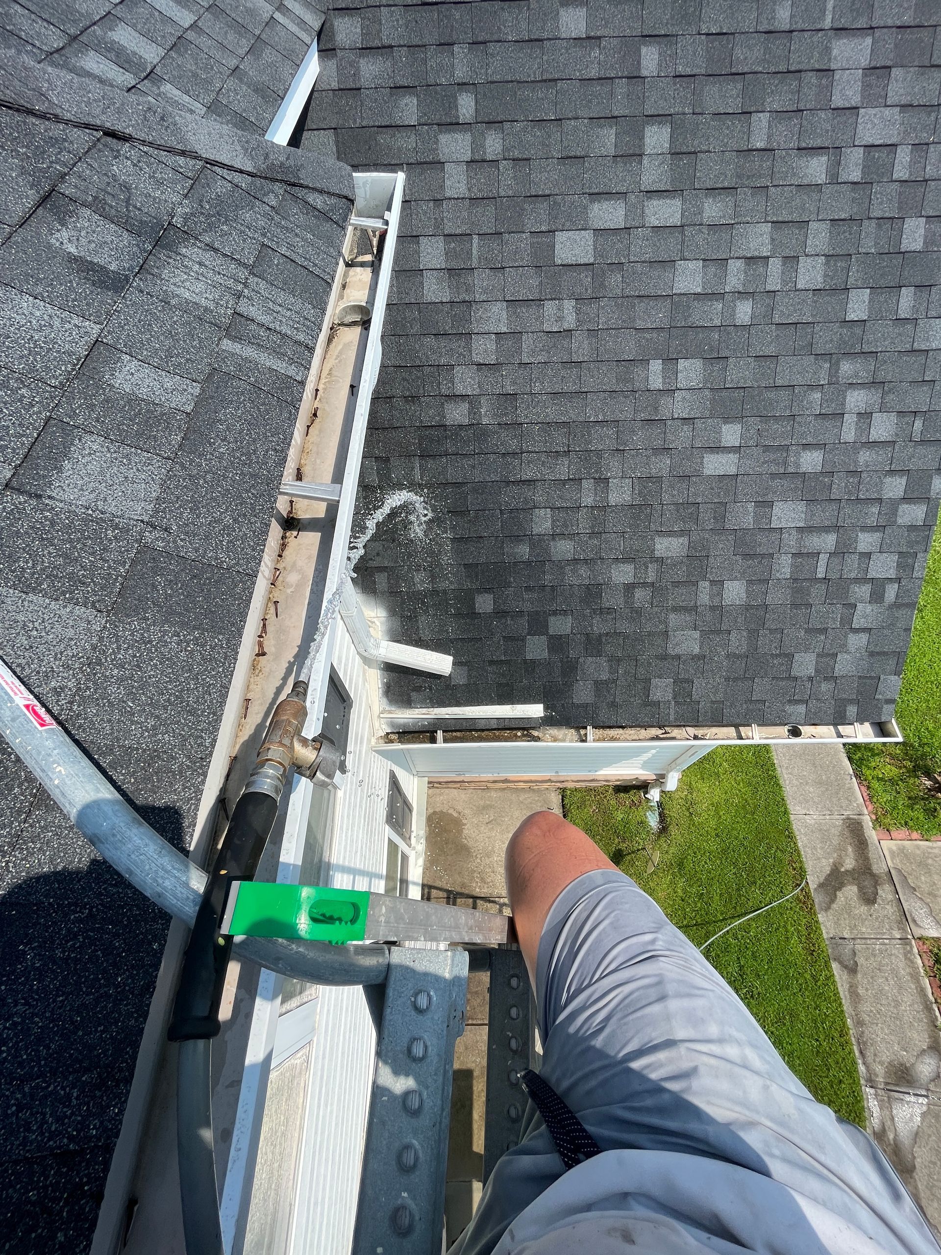 Gutter Cleaning in Pooler Ga