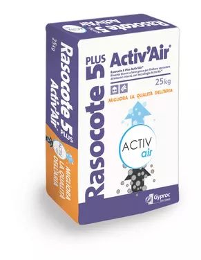 Un sacco da 25 kg di intonaco Saint-Gobain Gyproc Rasocote 5 Plus Activ'Air, con marchio blu e arancione su sacco bianco.