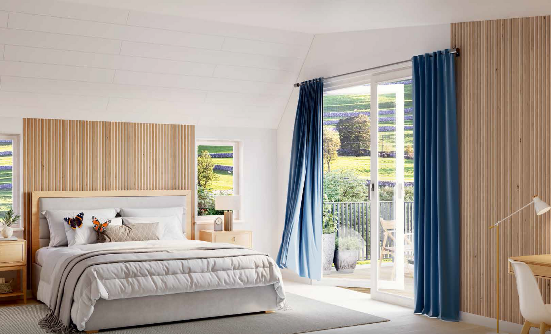Una camera da letto con letto king size, pareti con rivestimento in legno a listelli, tende blu e un balcone con vista sulle verdi colline.