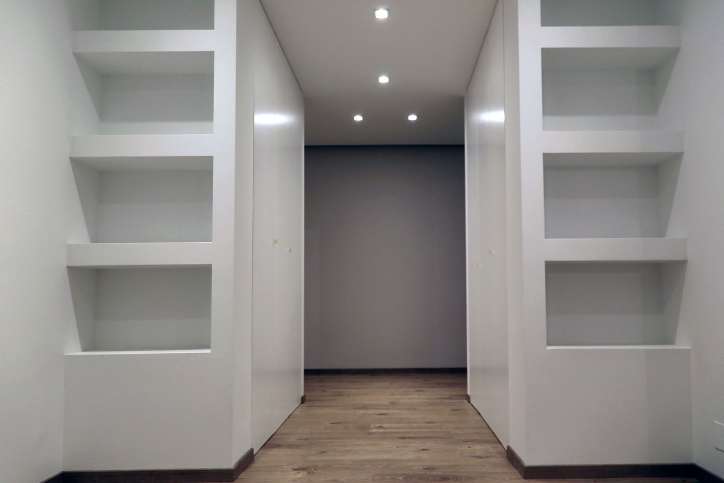 Empty Entrance Hall — New Orleans, LA — TNT Drywall and Supply Co.