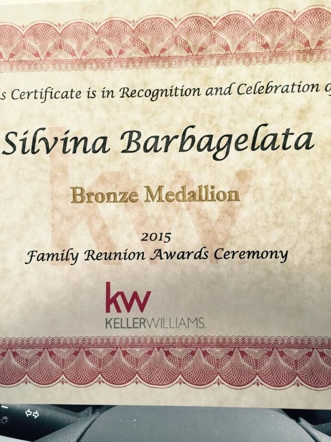Un certificado que dice Sylvina Barbagelata, medallón de bronce, ceremonia de entrega de premios de la reunión familiar 2015