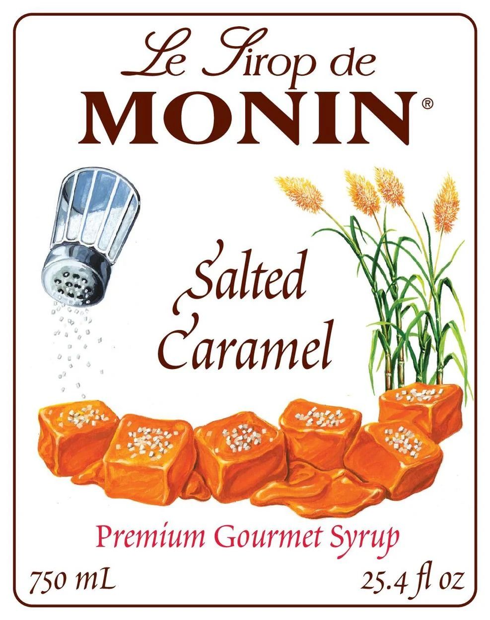 Bouteille de sirop de caramel salé Monin, liquide ambré et étiquette blanche sur fond blanc.