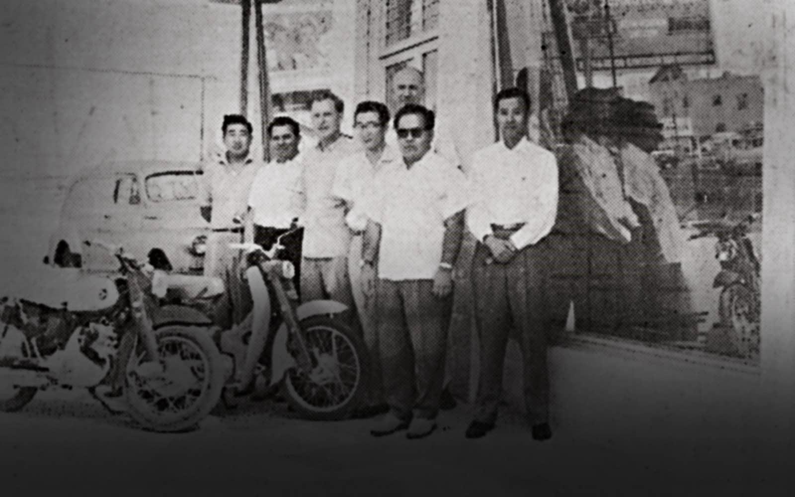 THE POWER OF HONDA IN ′86 編集室バイクコネクション imgi_1_honda-group.png