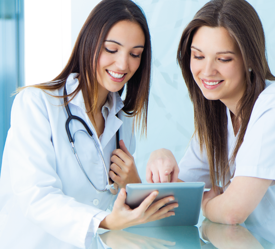 Médico com pacientes