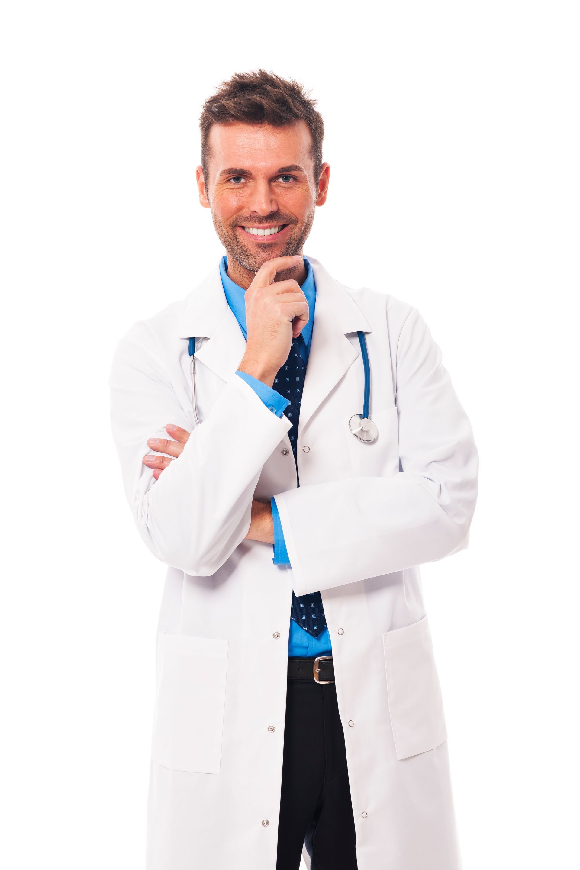 corpo de médico com os braços cruzados e mão no queixo com fundo branco 