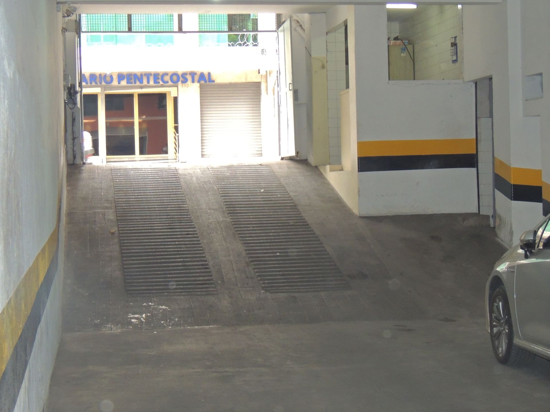ESTACIONAMENTO PAGO