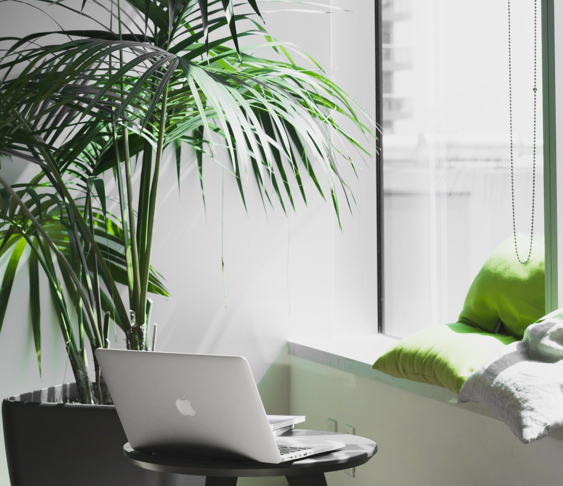 How to Transition Back to Working at the Office Remote Working Moms Jobs In-Person Jobs