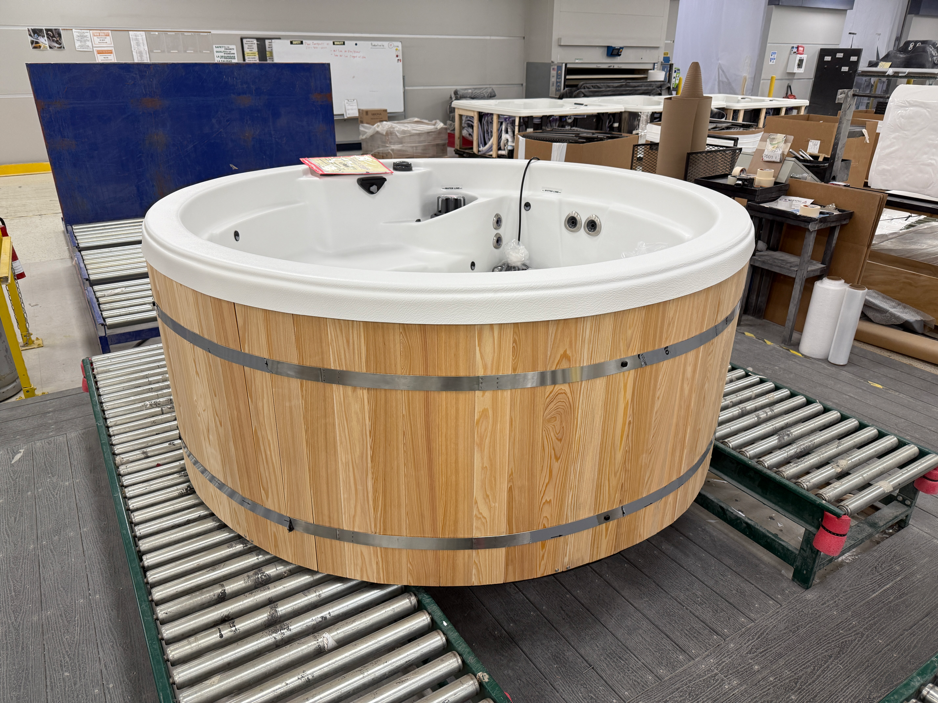 Harmonic H28RB Hot Tub