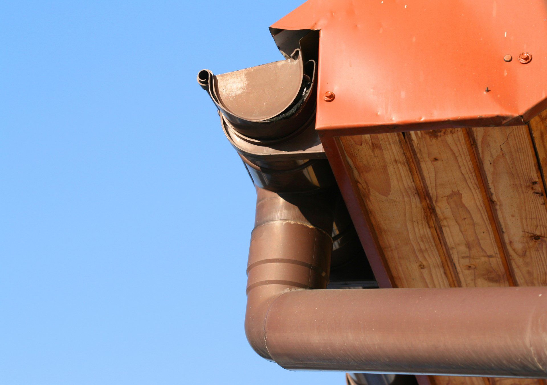 Roof Gutter - Edna, TX - Luna & Sons Roofing Inc.