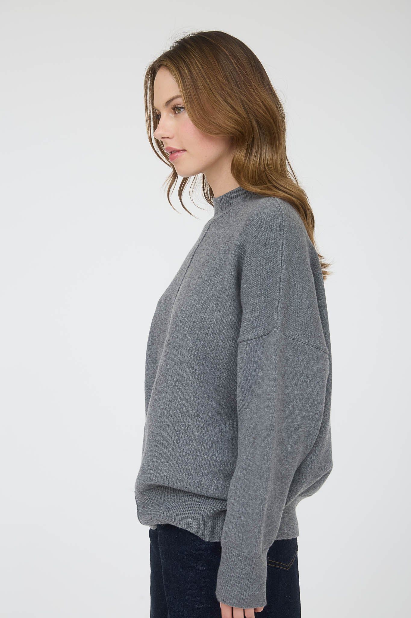 Sweater gris cuello tortuga