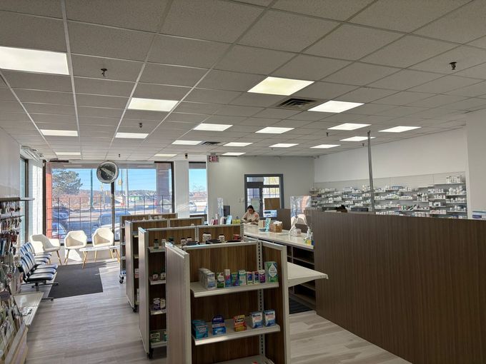 Quaker Hill Pharmacy, Newmarket, ON, Environment 3