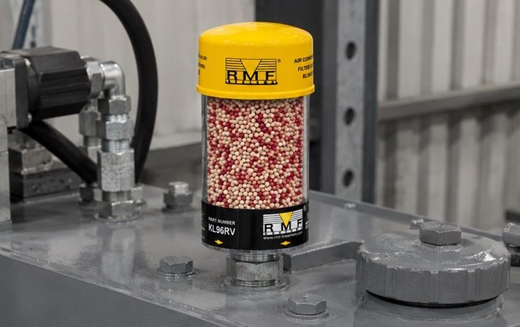 RMF desiccant breather fitted to a gearbox