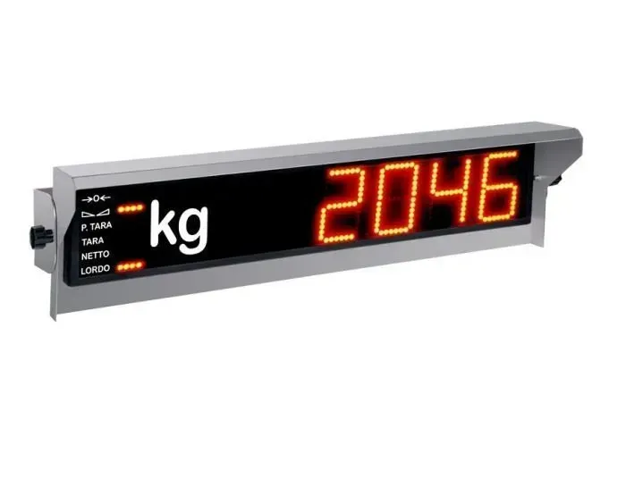 Display della bilancia digitale che mostra un peso di 2046 kg, con unità di misura 