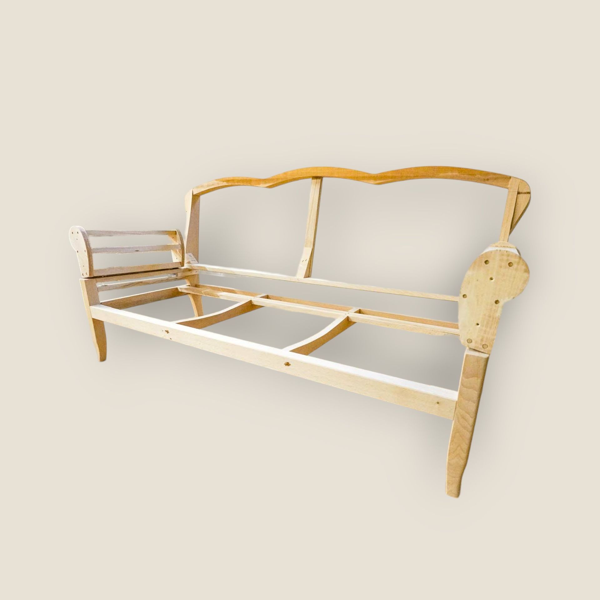 Ein Sofagestell aus Holz