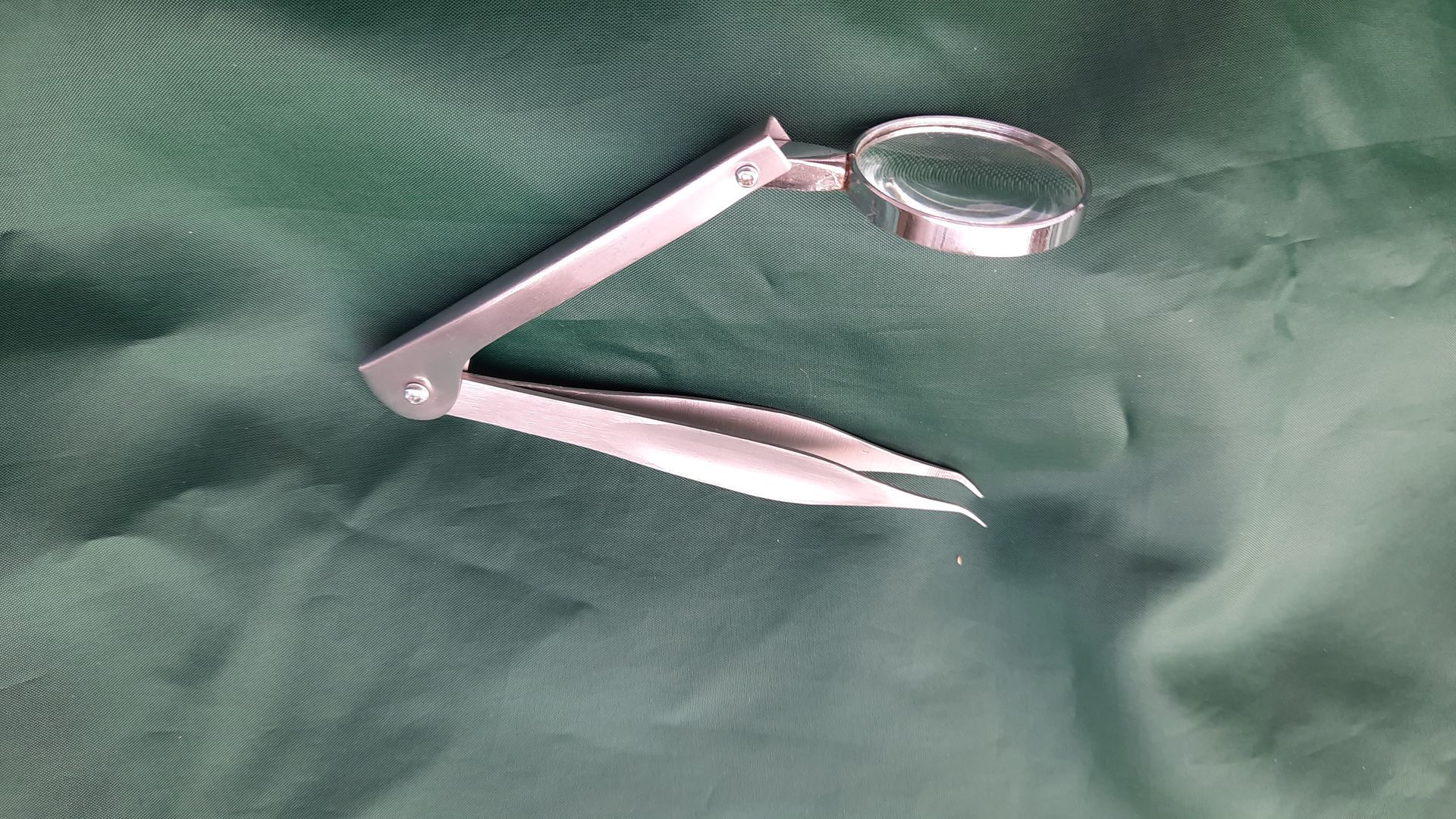 Tweezers Large + Magnifier with Swivel Head — Tingalpa, Qld — A1 First Aid Supplies