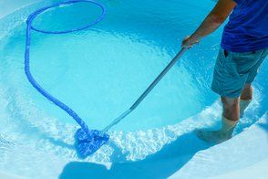 pool cleaning service