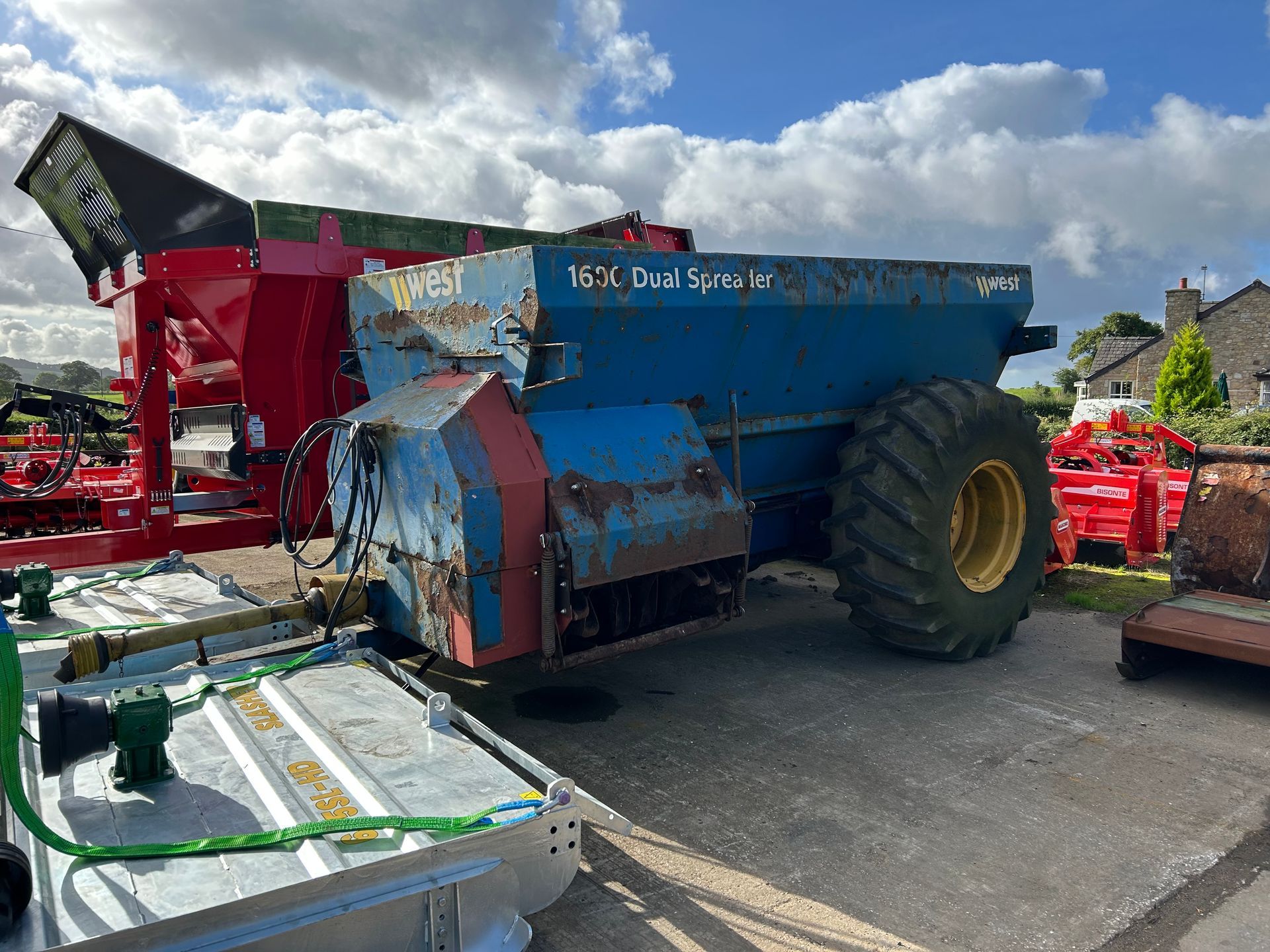 Used West 1600 Dual Spreader for sale in Goosnargh, Preston, Lancashire