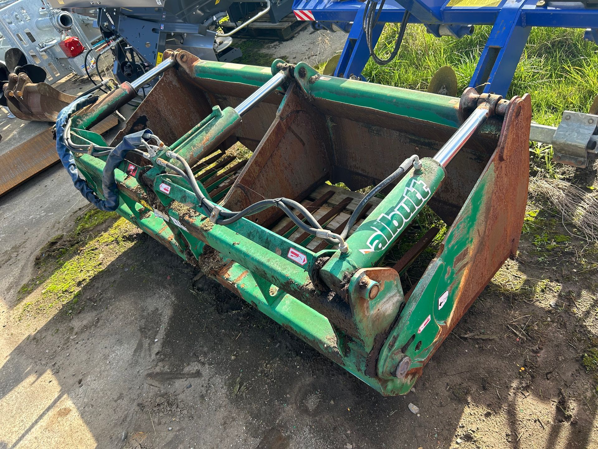 Used Albutt Shear grab for sale in Goosnargh, Preston, Lancashire